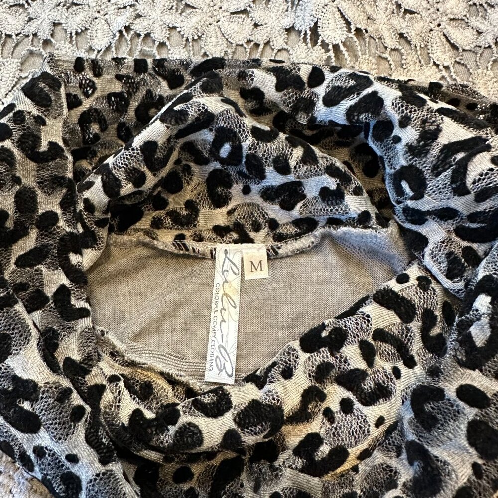 Lulu-B Gray Lace Patchwork Tunic Top M Leopard Velvet Cowl Neck Artsy Boho - Picture 4 of 7